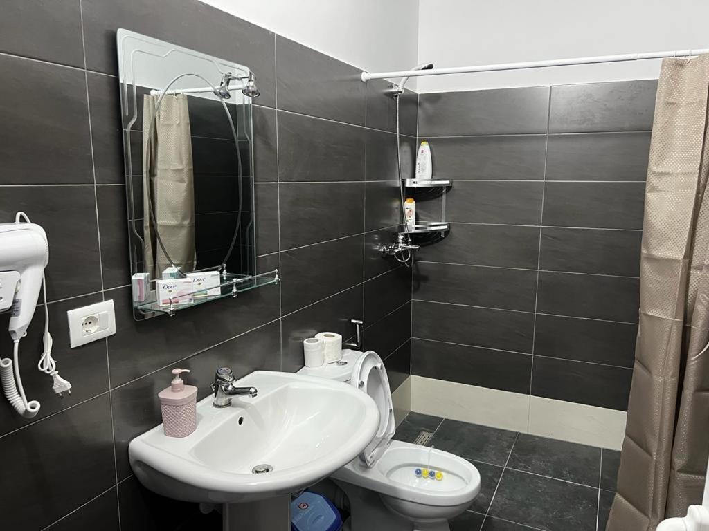 Kristian Apartments Berat Bagian luar foto